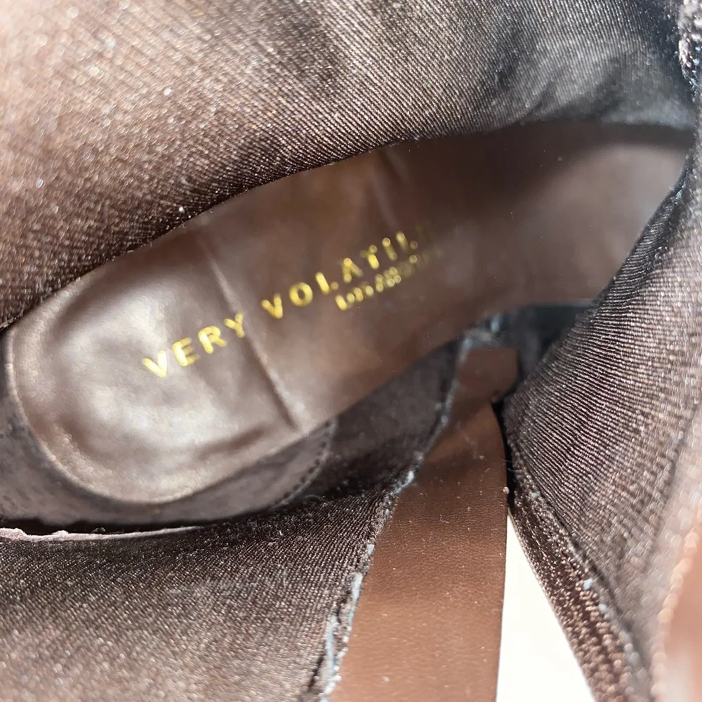 Very‎ Volatile Brown Leather Booties braided heel
